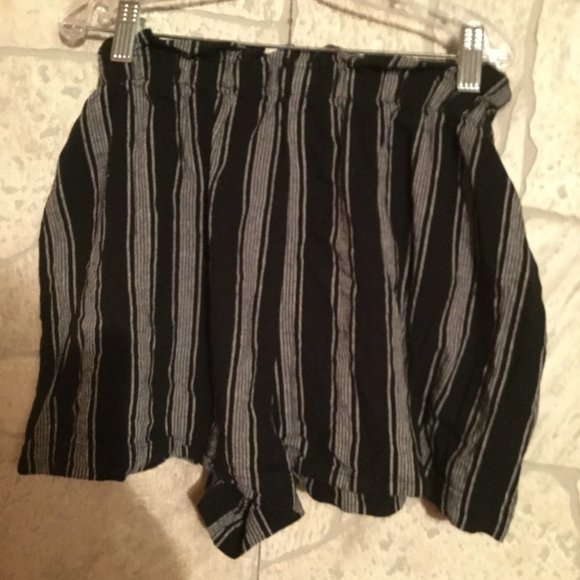Shorts - Picture 4 of 4